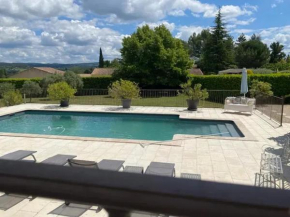 Villa spacieuse proche de Marseille avec jardin et piscine privée